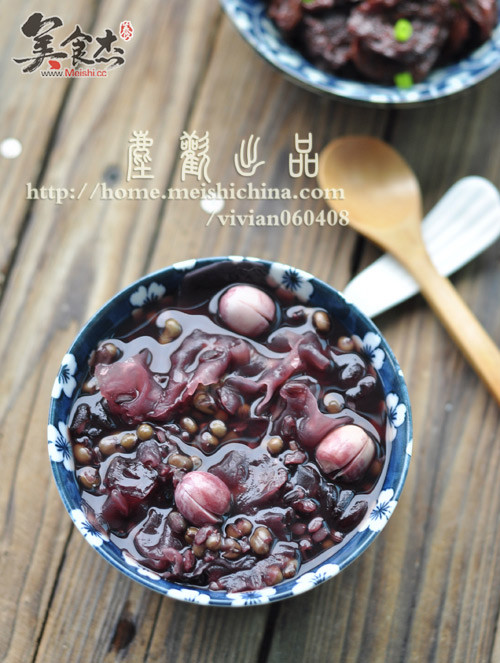 Lotus Seed and Saponin Rice Congee recipe