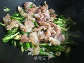 Stir-fried Beef Tendon with Green Pepper recipe