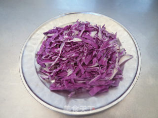 Purple Cabbage Fried with Silver Buds recipe