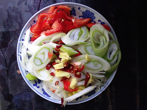 Stir-fried Lamb Slices with Scallions recipe