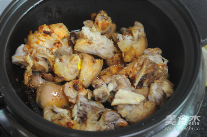 Three Cups of Soy Sauce Pork Trotters recipe