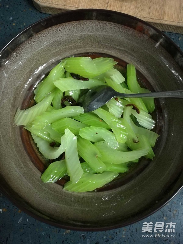 Celery and Cashew Nuts recipe