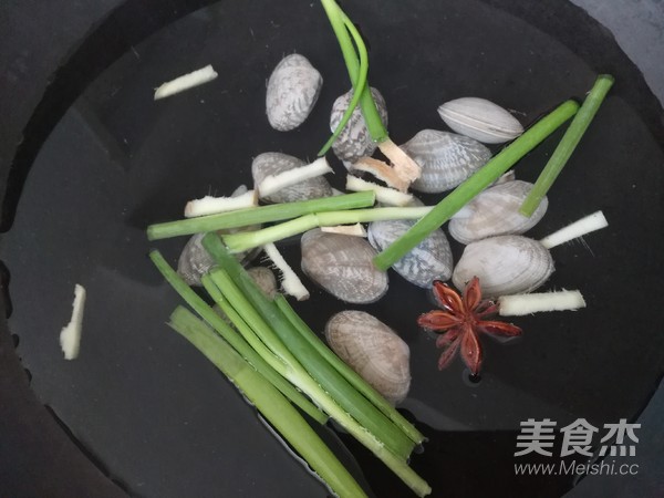 Steamed Egg with Clams recipe