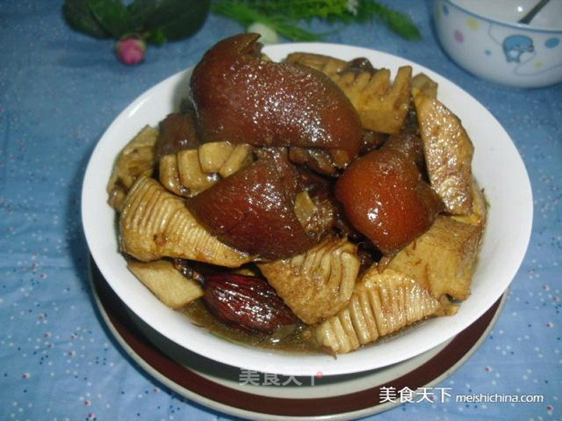 Spring Bamboo Shoots Roasted Knuckles recipe