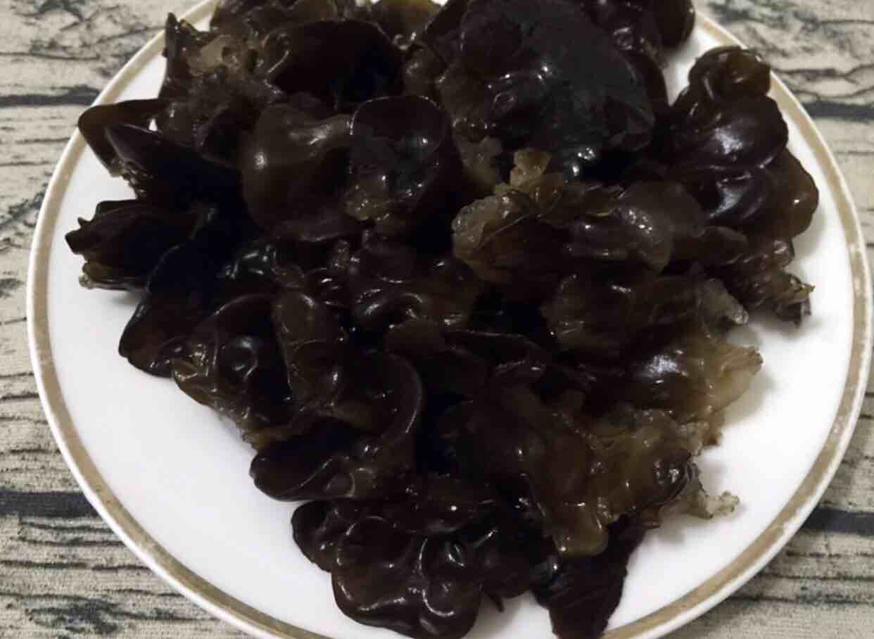 Stir-fried Cabbage with Fungus recipe