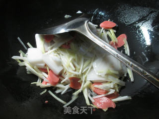 Stir-fried Rice Cake with Ham and Leek Sprouts recipe