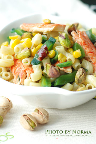 Pistachio Crab Flavored Macaroni with Pickled Vegetables recipe