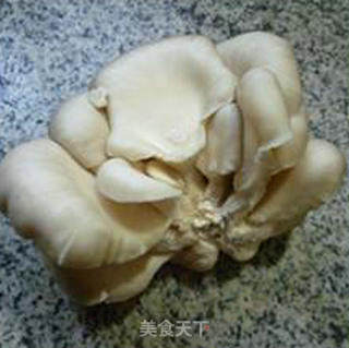 Stir-fried Pleurotus with Lean Pork and Pickled Vegetables recipe