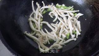 [scrambled Eggs with Seafood and Mushrooms] recipe