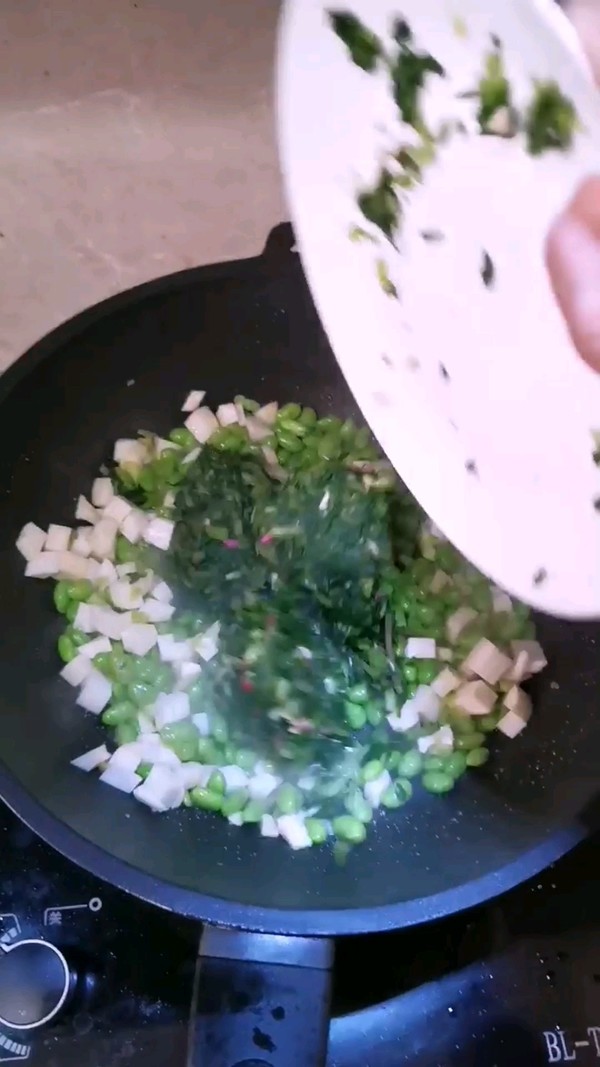 Stir-fried Edamame with Radish Vegetables recipe