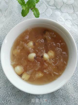 Lotus Seed and Tremella Soup recipe