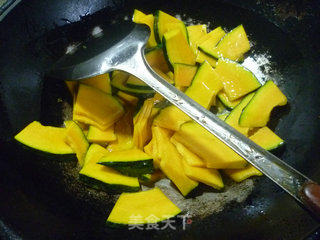 Stir-fried Japanese Pumpkin with Pickles recipe