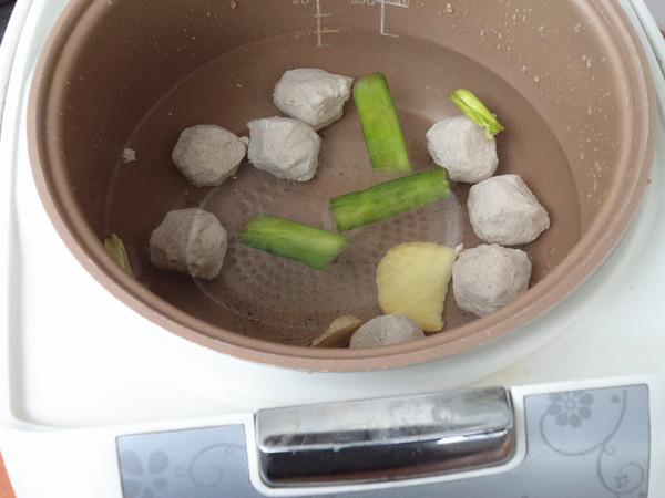 [pigball Spring Festival] Pork Belly Ball and Spring Bamboo Shoot Soup recipe