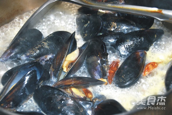 Lime Mussels recipe