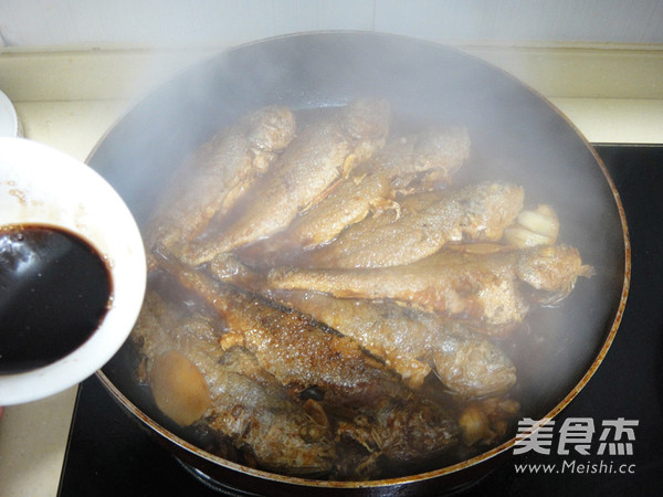 Sweet and Sour Yellow Croaker recipe