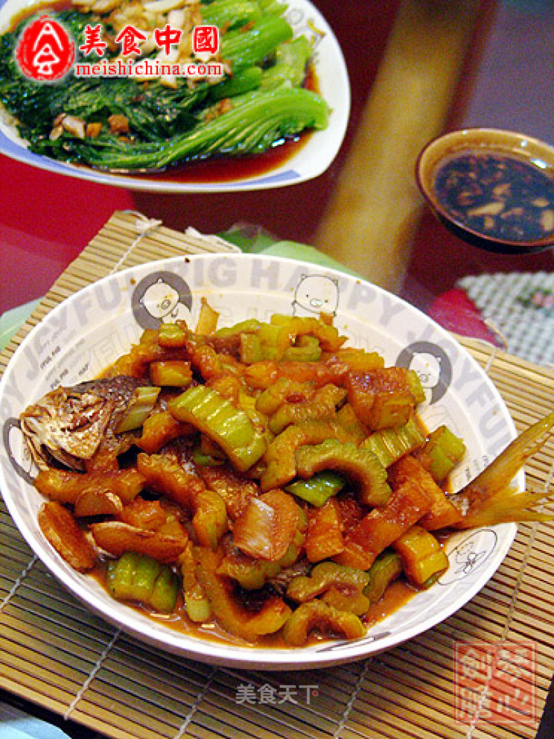 Dinner Time-bitter Melon Braised Phnom Penh Pomfret recipe