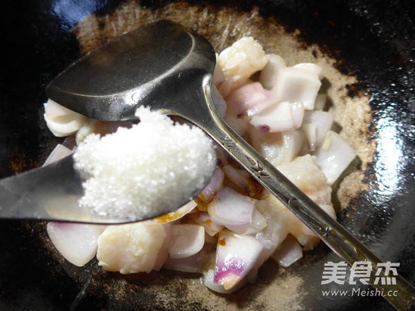 Fried Long Lee Fish with Onions recipe