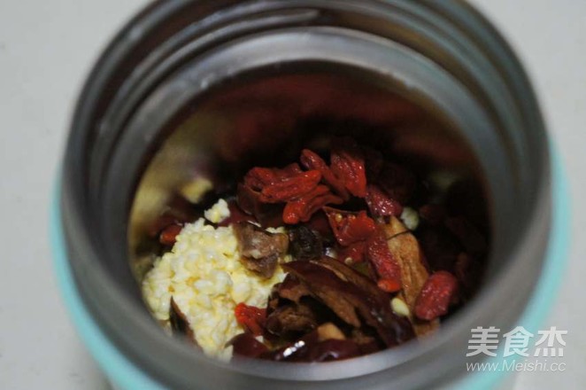 Sweet, Sweet and Smooth Tender Corn Porridge with Wolfberry and Red Dates recipe