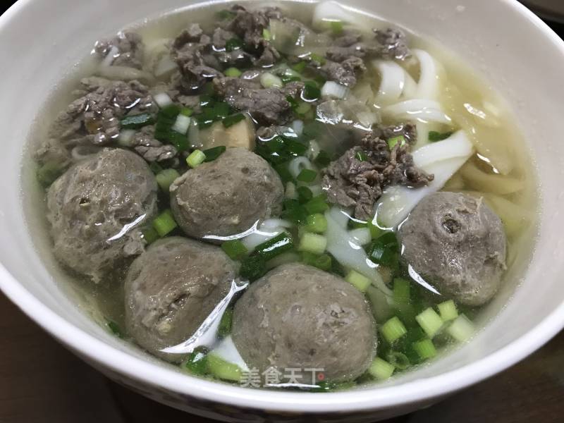 Beef and Tendon Ball Soup (ho Fun Soup)