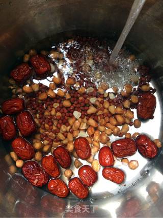 Red Dates, Red Beans and Peanut Soup recipe