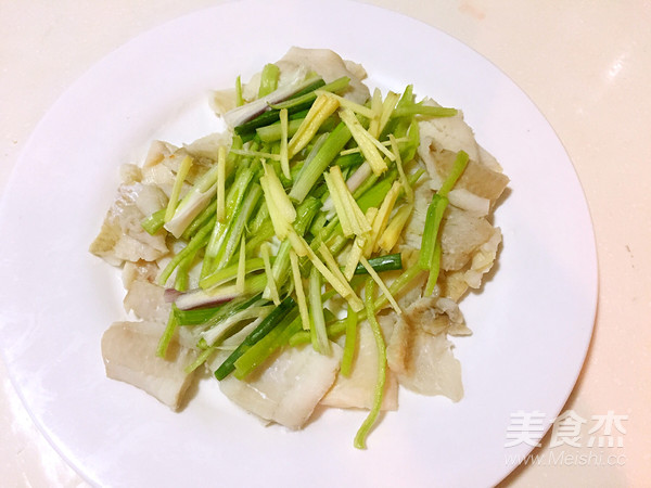 Steamed Wild Butterfly Fish Fillet with Scallion Oil recipe