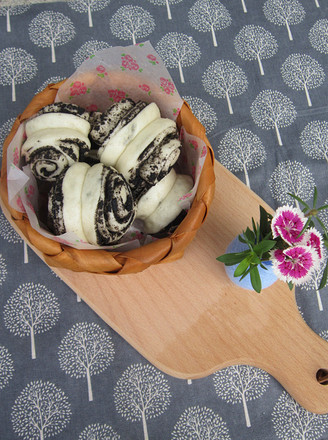 Black Sesame Flower Roll recipe