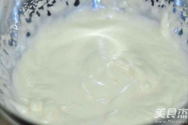 Sponge Cake Muffins with Sour Cream recipe