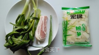 Stir-fried Bacon with Green Garlic and Bamboo Shoots recipe