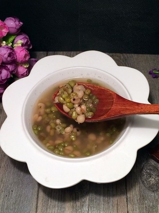 Mint Barley and Mung Bean Soup