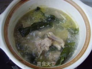 Summer Nourishing Soup---spare Ribs and Seaweed Soup recipe