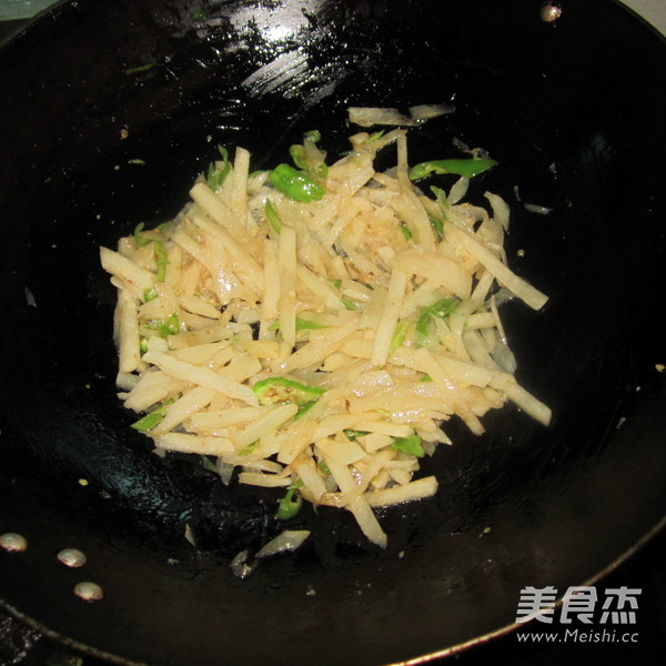 Green Pepper and Cold Potato Shreds recipe