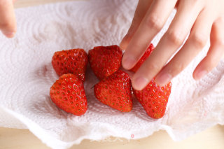 【strawberry Filled Chocolate】 recipe