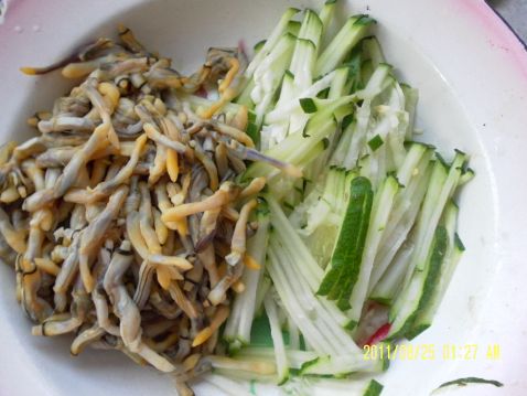 Razor Clams Mixed with Cucumber recipe