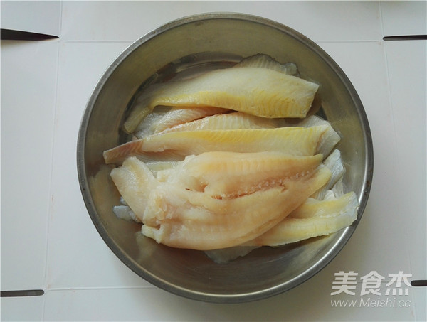 Pan-fried Plaice Fillet with Garlic, Fresh and Tender Deep-sea Delicious Lips and Teeth are Fragrant recipe