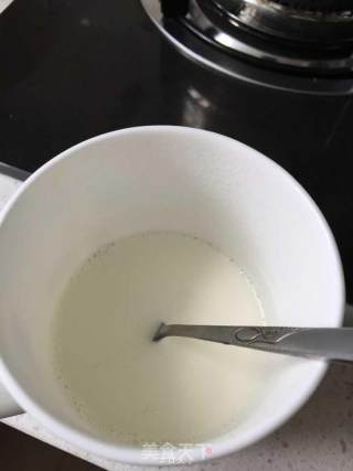 Milk Oatmeal and Wolfberry Bird's Nest Soup recipe