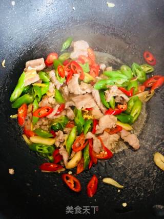 Stir-fried Pork with Water Spinach recipe