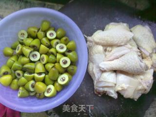 Stewed Chicken Soup with Green Olives recipe