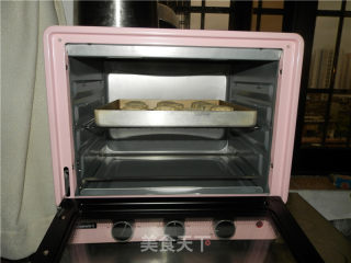 Cantonese Black Sesame Mooncake recipe