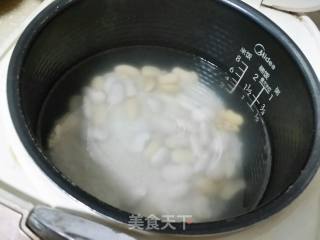 Glutinous Rice Porridge with White Lentils and Red Dates recipe