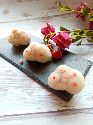 Quinoa Honey Bean Meat Floss Snowy Mooncakes recipe