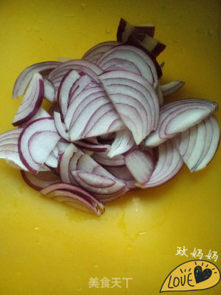 Bitter Sausage Mixed with Onions recipe