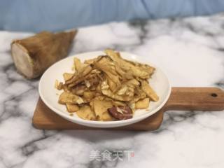 Stir-fried Bacon with Winter Bamboo Shoots recipe
