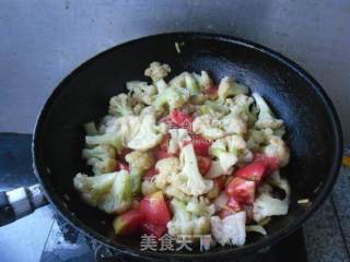 Cauliflower with Tomatoes recipe