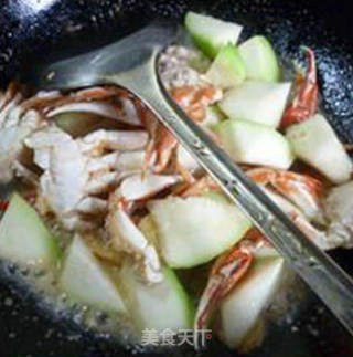 Stir-fried Flower Crab with Pugua recipe