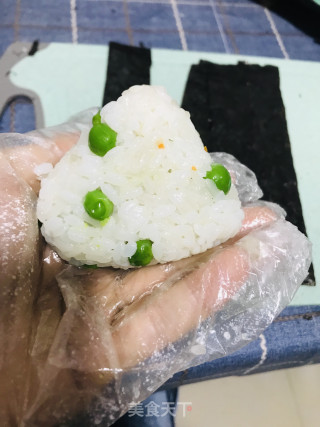 Seaweed Triangle Rice Ball recipe