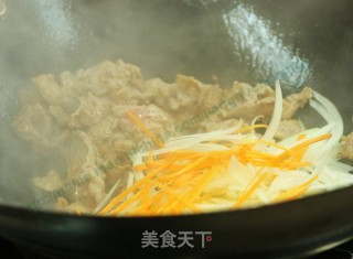 Stir-fried Three Fresh Udon recipe