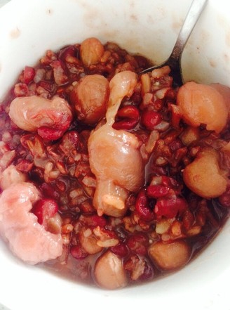 Red Beans, Peanuts, Red Rice and Longan Porridge