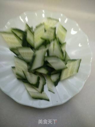 Fried Sea Cucumber with Cucumber and Egg recipe