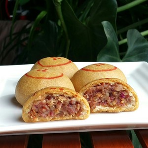 Rose Cloud Leg Mooncakes recipe