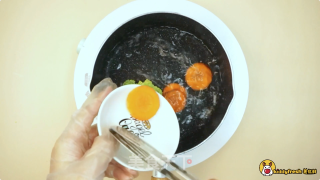 Seasonal Vegetable Cod Floss Egg Yolk Porridge recipe